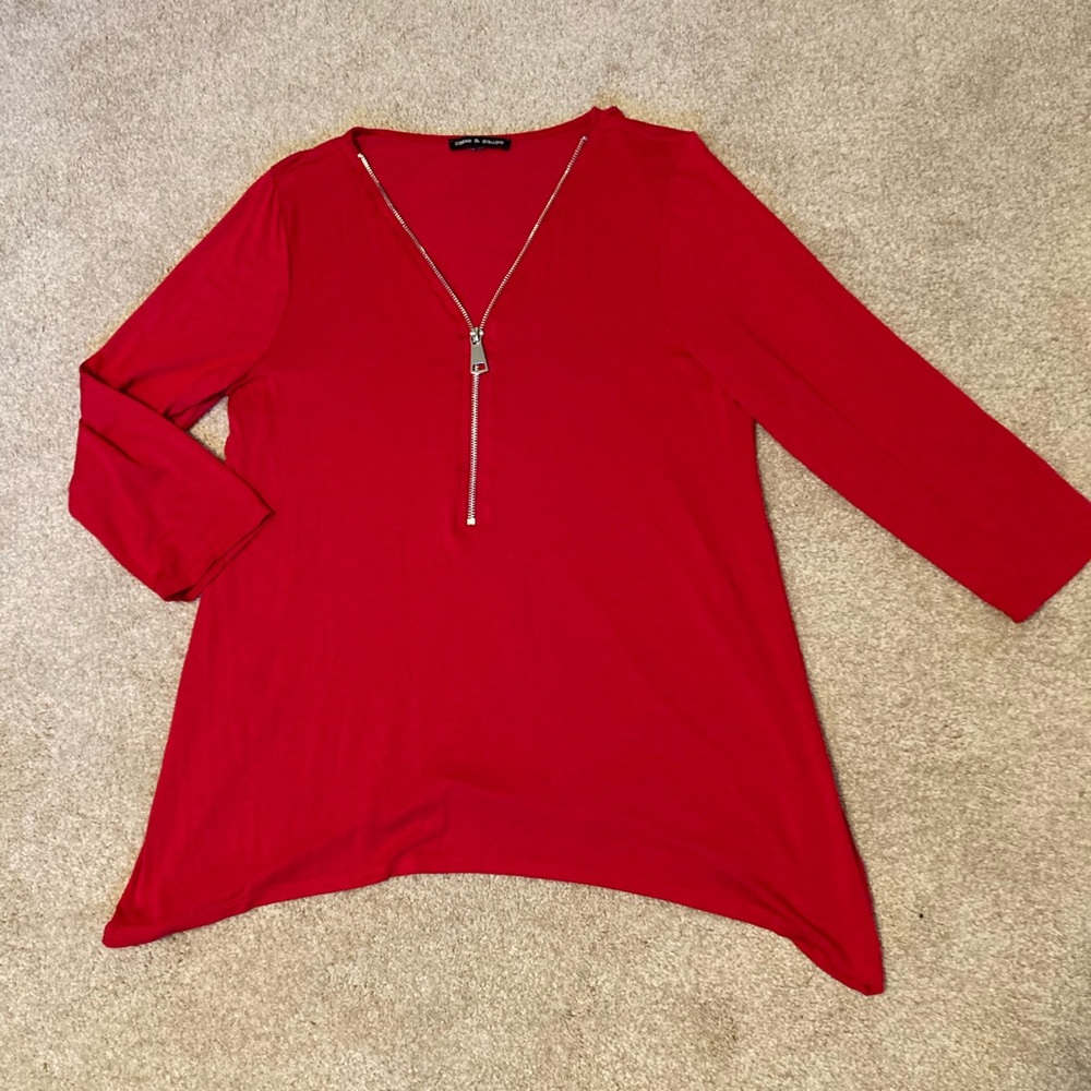 Cable & Gauge soft zip front top. Size medium